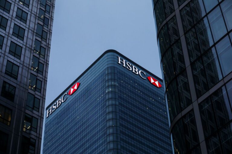 HSBC Innovates with Blockchain for Gold Trading