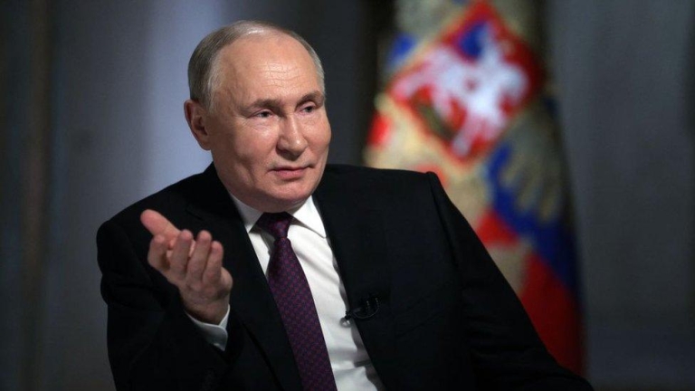 Putin says Bitcoin