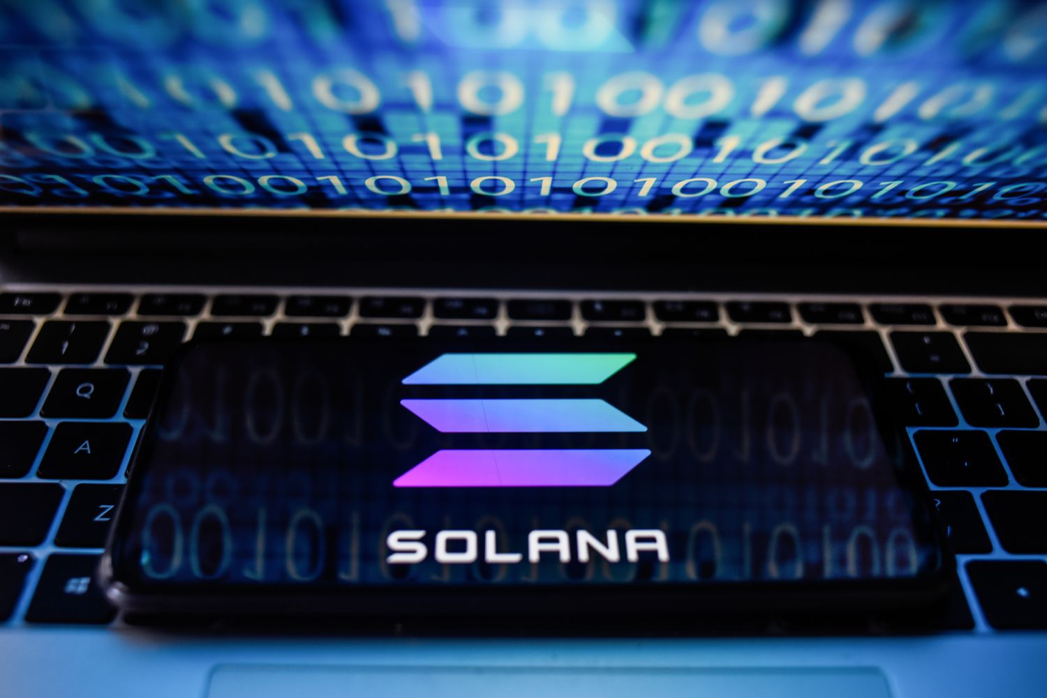 Solana Faces Bearish Pressure