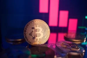 Crypto market drops 2.89% as Bitcoin holds $95K while Ethereum and Solana decline.